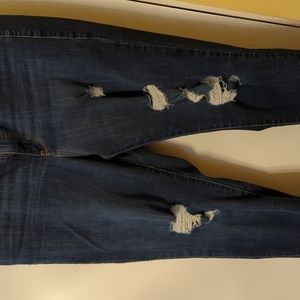 Levi distressed boyfriend jeans